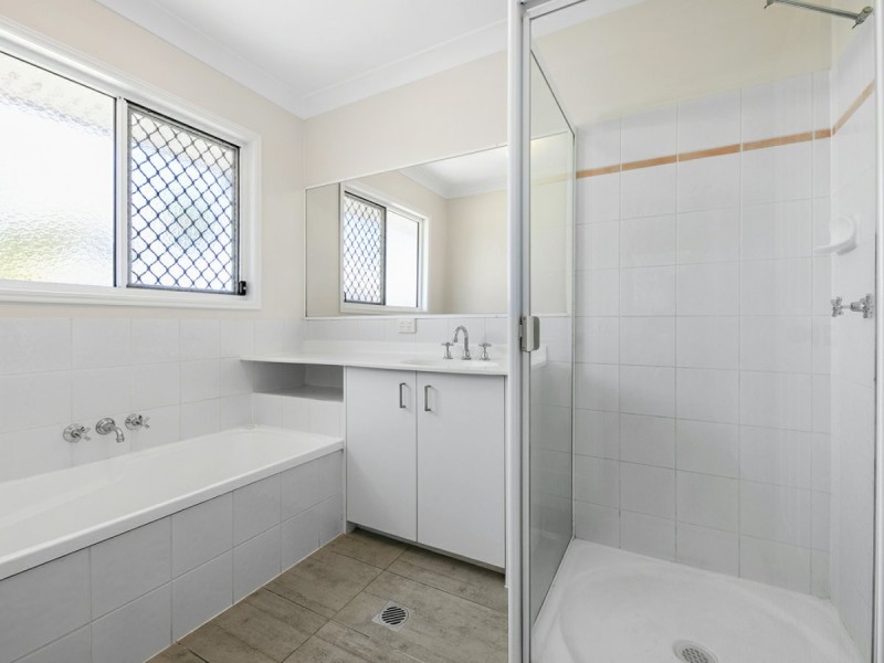 1 & 2/25A Horatio Street, Annerley QLD 4103