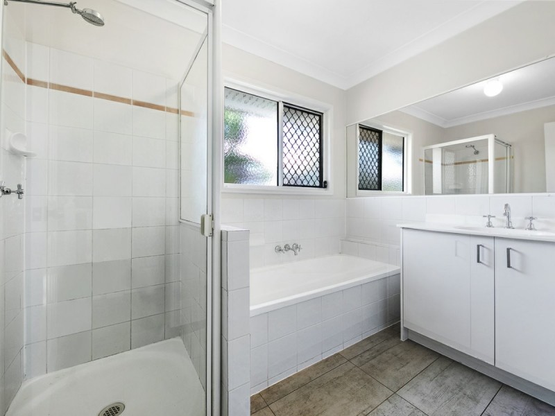 1 & 2/25A Horatio Street, Annerley QLD 4103