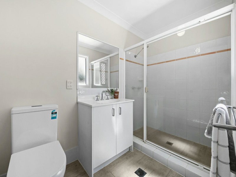 1 & 2/25A Horatio Street, Annerley QLD 4103