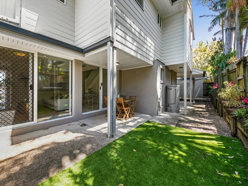 1 & 2/25A Horatio Street, Annerley QLD 4103