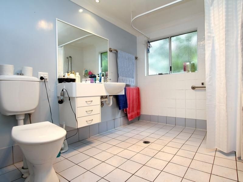 25 Stimpson Street, Fairfield QLD 4103