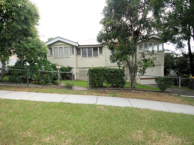47 Macrossan Avenue, Norman Park QLD 4170