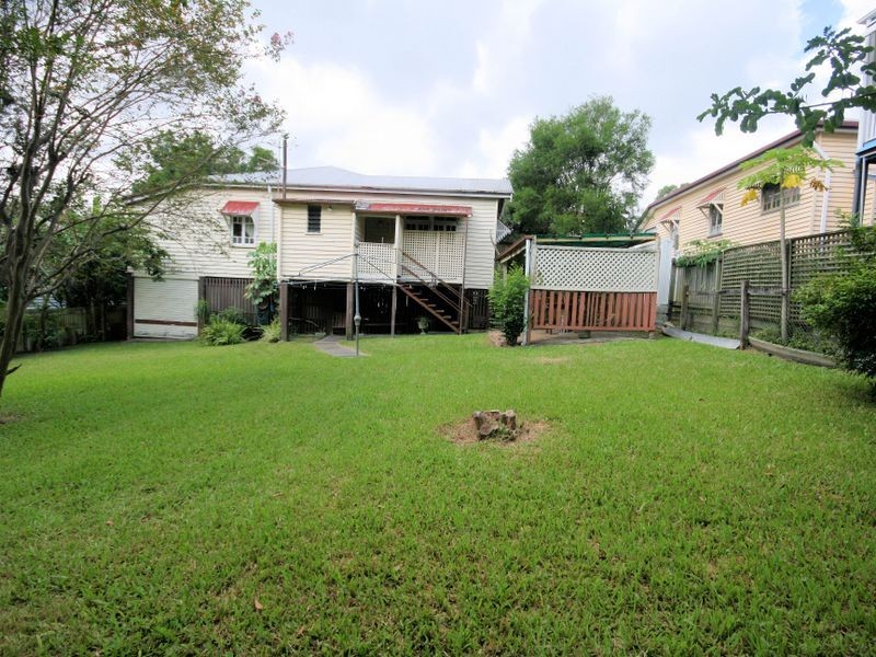 47 Macrossan Avenue, Norman Park QLD 4170
