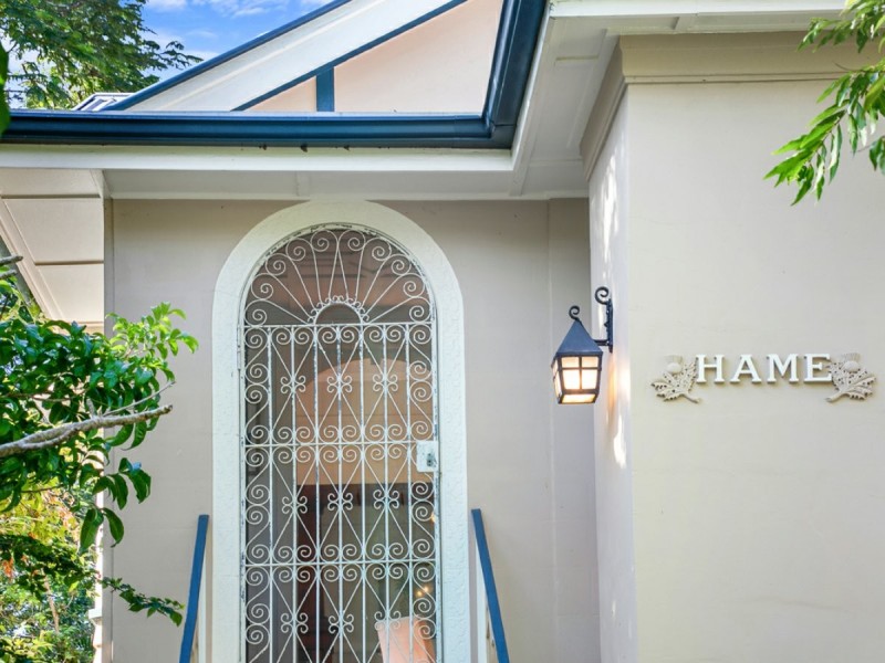 10 Forsyth Street, Fairfield QLD 4103