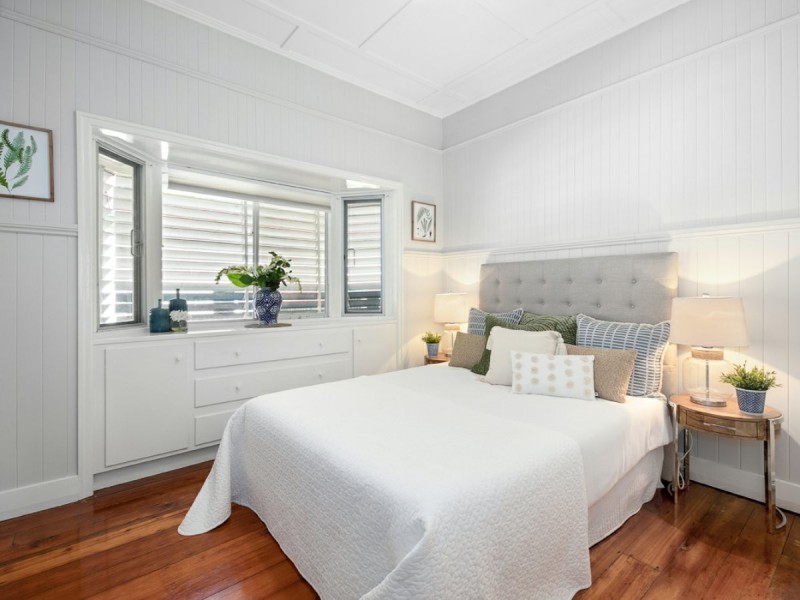 10 Forsyth Street, Fairfield QLD 4103