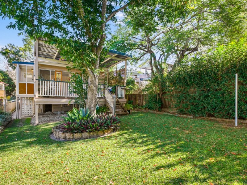 10 Forsyth Street, Fairfield QLD 4103