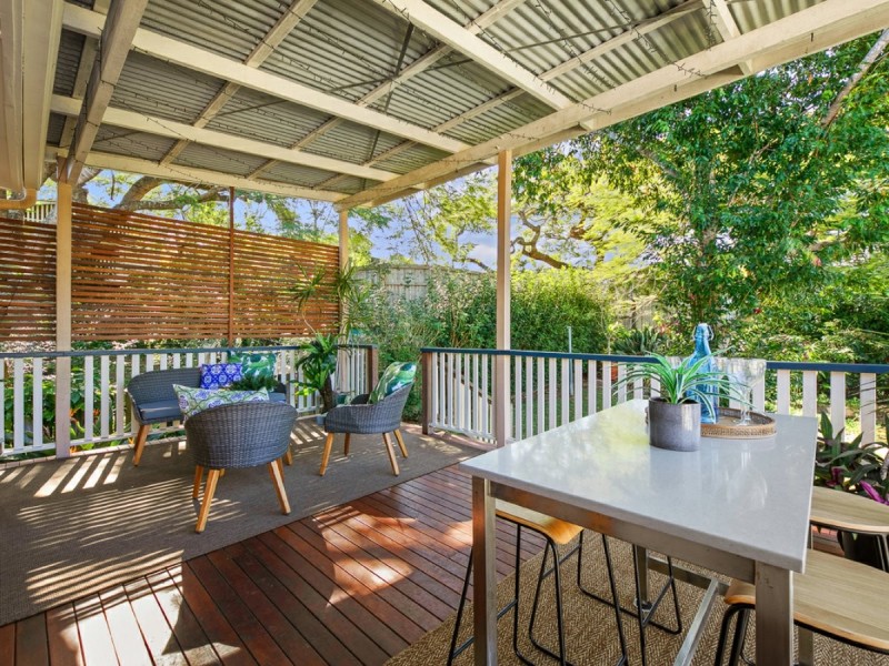 10 Forsyth Street, Fairfield QLD 4103