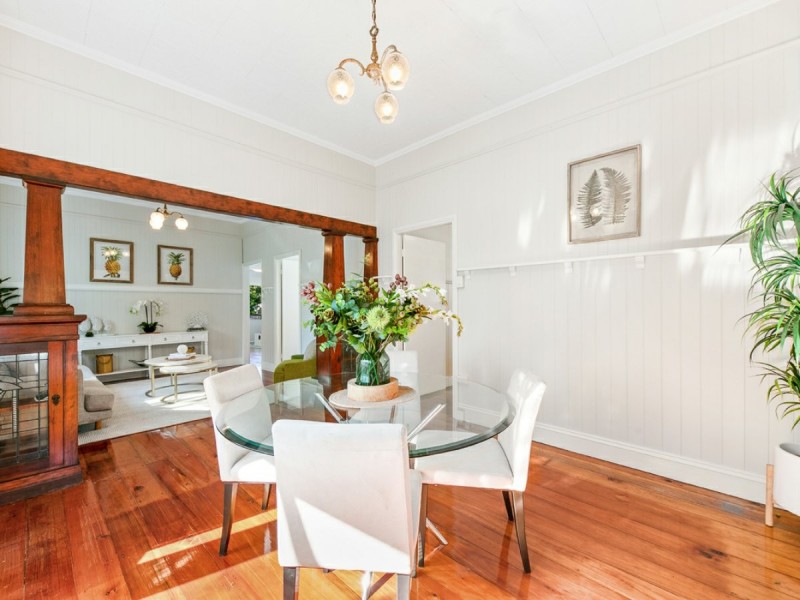 10 Forsyth Street, Fairfield QLD 4103