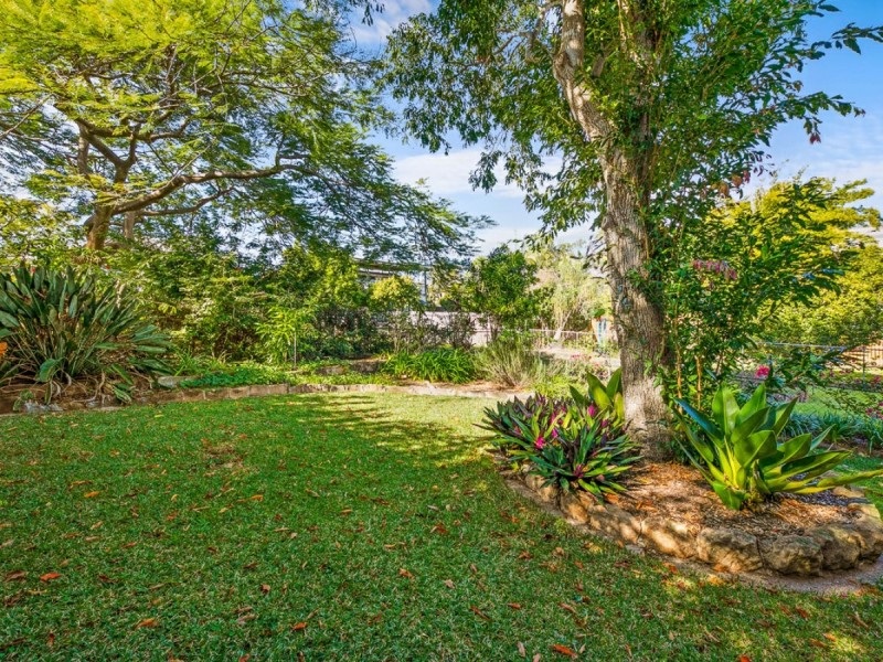 10 Forsyth Street, Fairfield QLD 4103