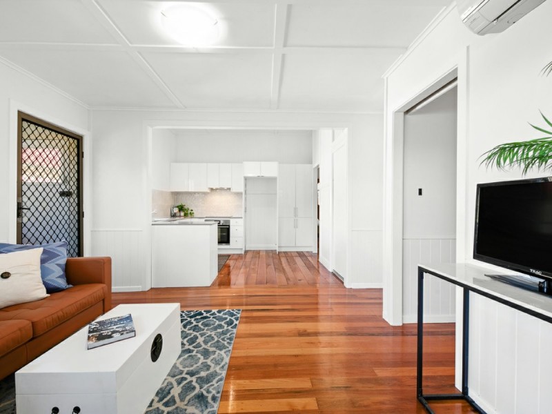 10 Forsyth Street, Fairfield QLD 4103