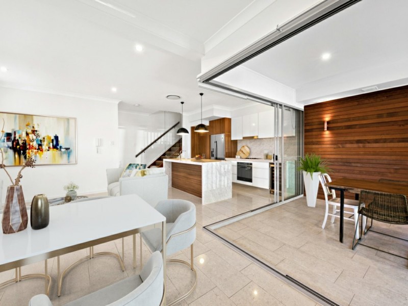 2/41 Days Avenue, Yeronga QLD 4104