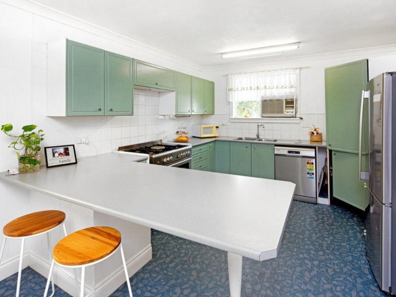 73 Newcastle Street, Fairfield QLD 4103