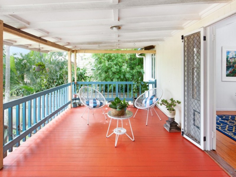 73 Newcastle Street, Fairfield QLD 4103