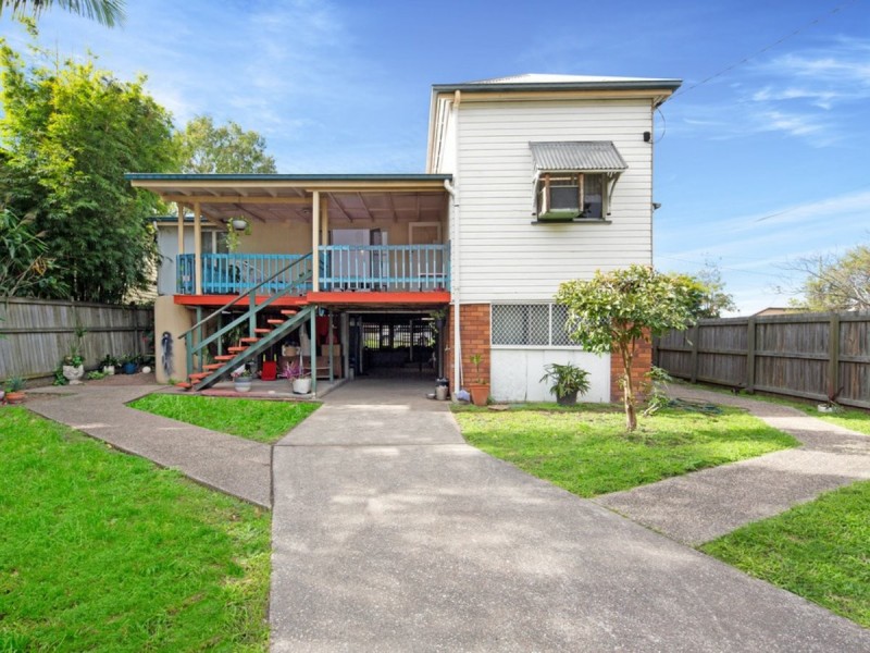 73 Newcastle Street, Fairfield QLD 4103