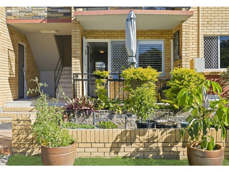 2/96 Victoria Terrace, Greenslopes QLD 4120