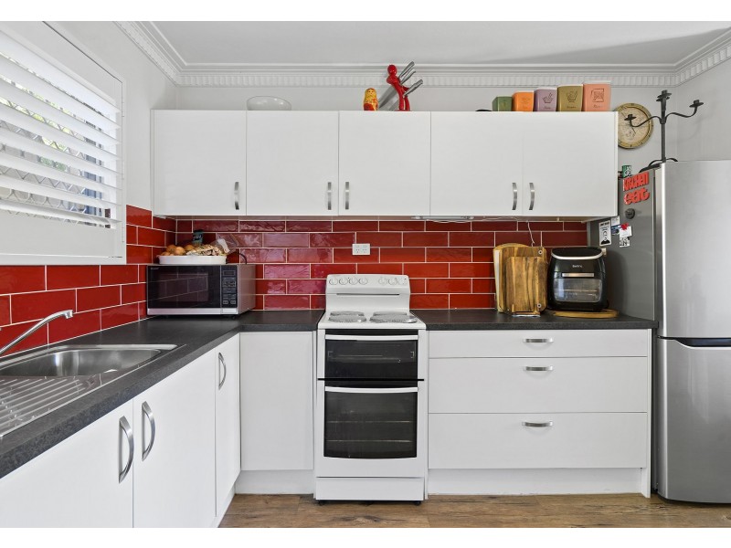 2/96 Victoria Terrace, Greenslopes QLD 4120