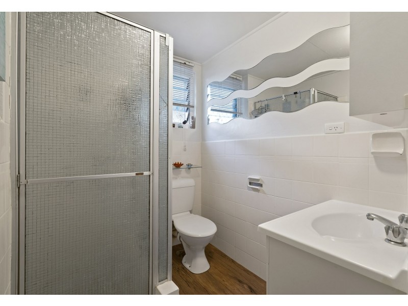 2/96 Victoria Terrace, Greenslopes QLD 4120