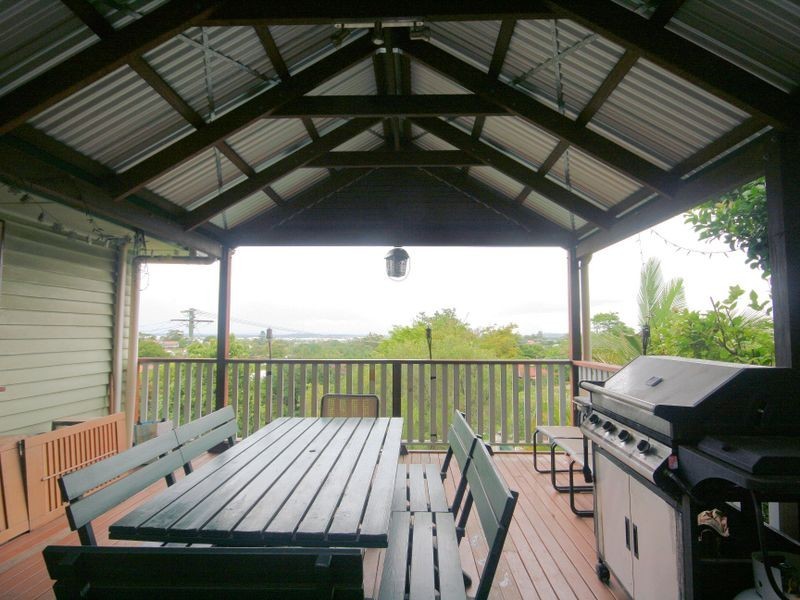 4 Dunstan Street, Moorooka QLD 4105