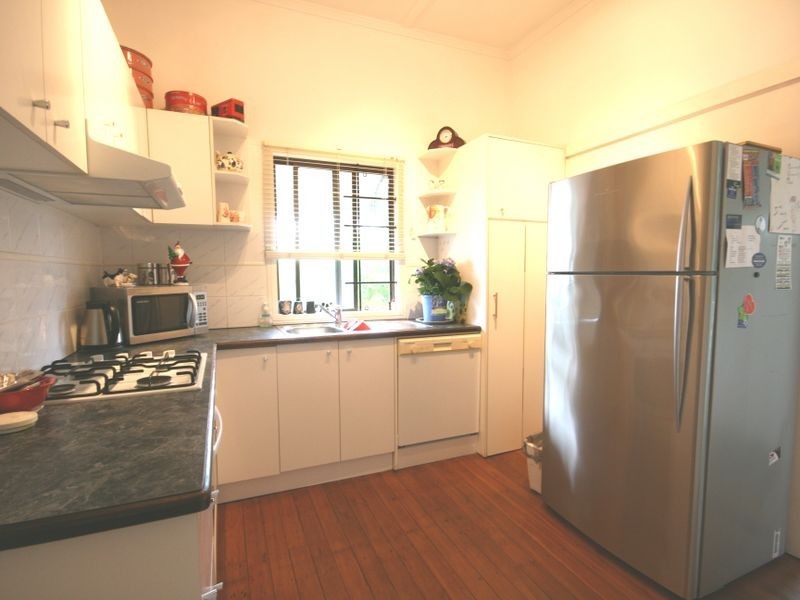 10 Wingfield Street, Annerley QLD 4103