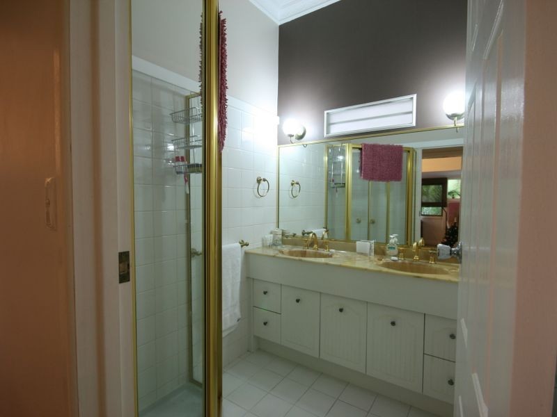 10 Wingfield Street, Annerley QLD 4103