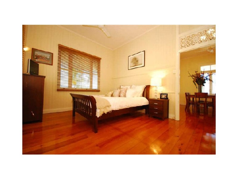 23 Kintore Street, Annerley QLD 4103