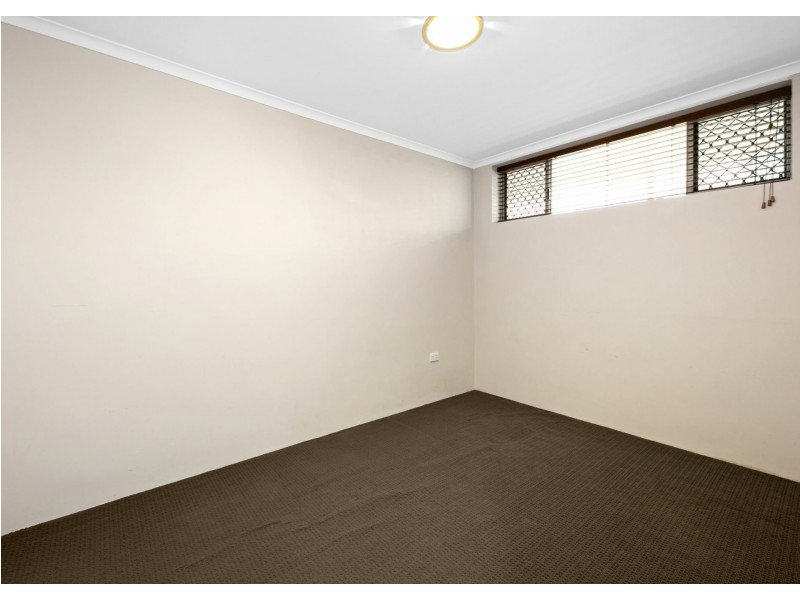 2/8 Cook Street, Yeronga QLD 4104