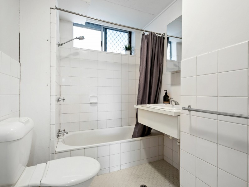 2/8 Cook Street, Yeronga QLD 4104