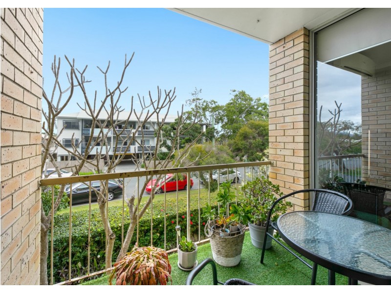 2/8 Cook Street, Yeronga QLD 4104