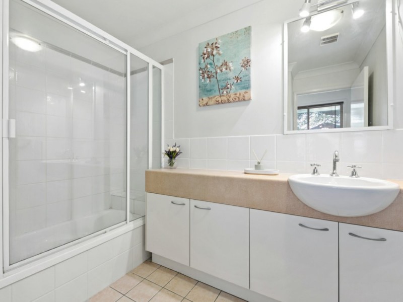 1/12 Wilkie Street, Yeerongpilly QLD 4105