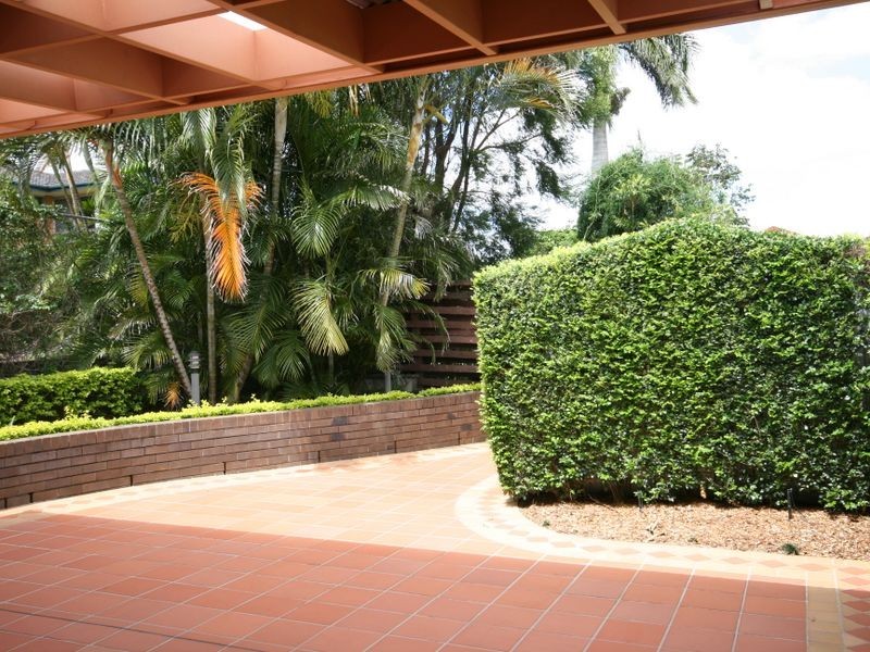 169 Trouts Road, Stafford Heights QLD 4053