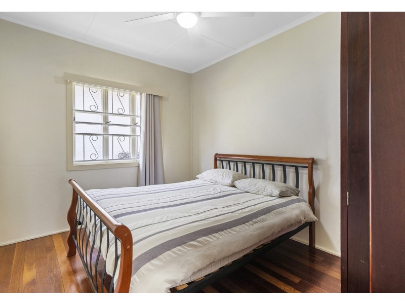 547 Cavendish Road, Coorparoo QLD 4151