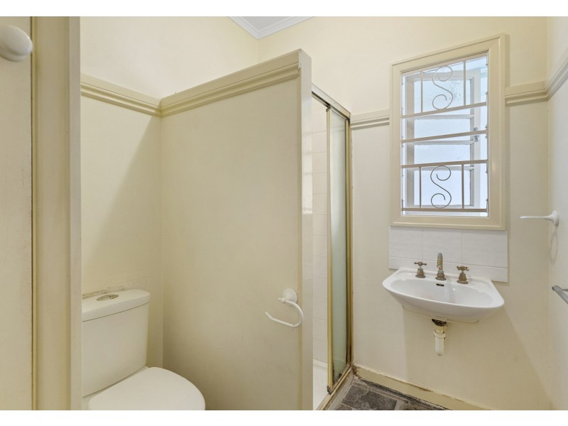 547 Cavendish Road, Coorparoo QLD 4151