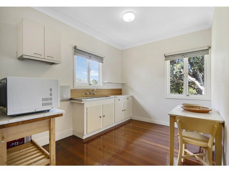 547 Cavendish Road, Coorparoo QLD 4151