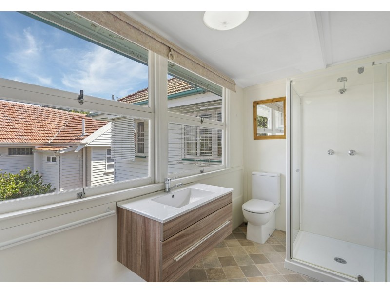 547 Cavendish Road, Coorparoo QLD 4151