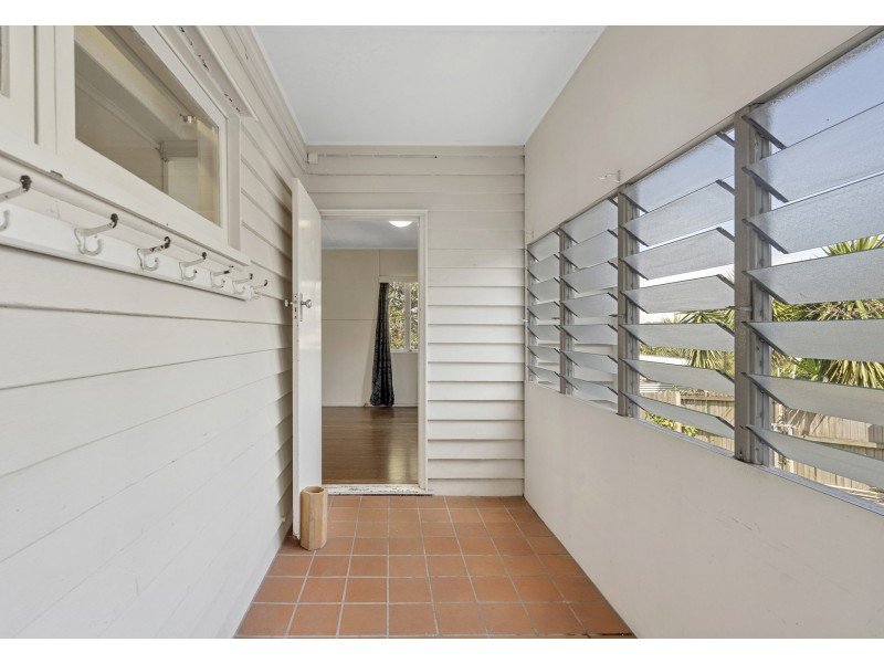 547 Cavendish Road, Coorparoo QLD 4151