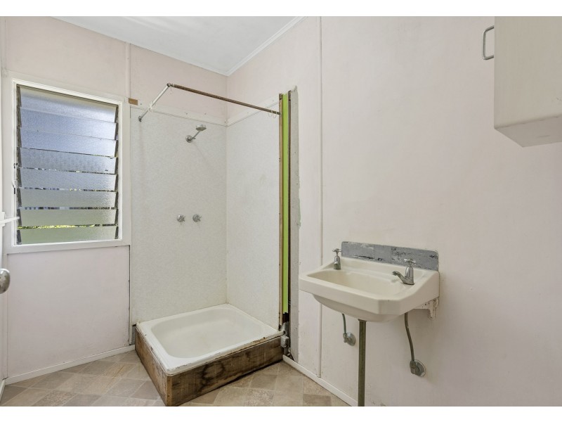 547 Cavendish Road, Coorparoo QLD 4151