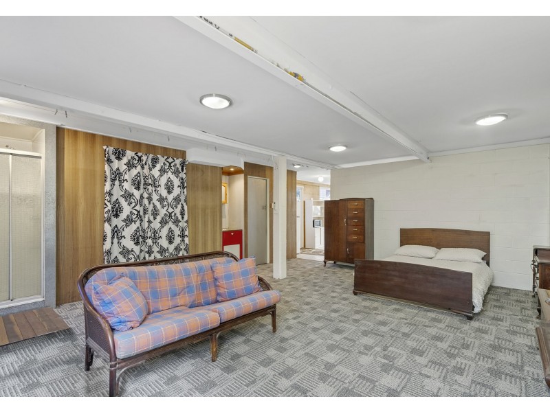 547 Cavendish Road, Coorparoo QLD 4151