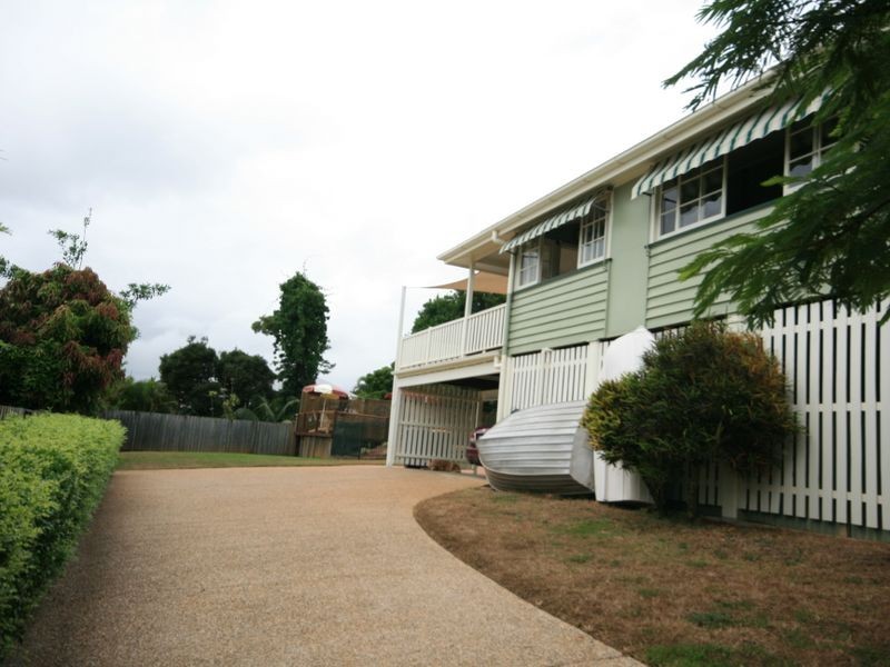 18 Barton Street, Holland Park West QLD 4121