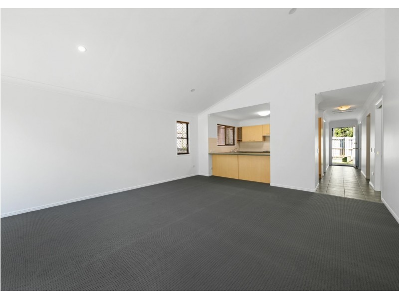 49 Bledisloe Street, Fairfield QLD 4103