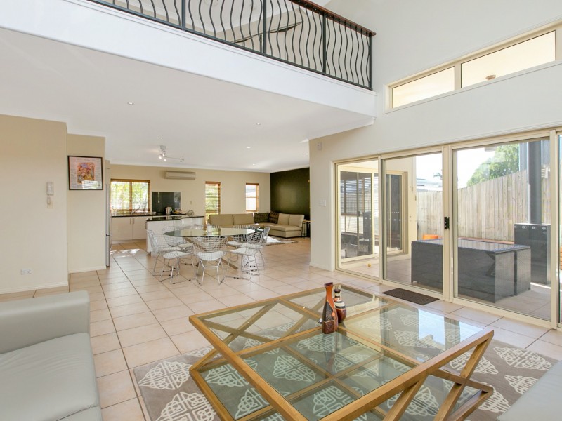 11 Riverview Place, Yeronga QLD 4104