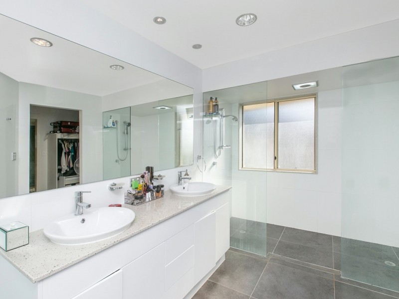 11 Riverview Place, Yeronga QLD 4104