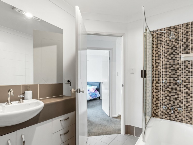 2/22 Querrin Street, Yeronga QLD 4104
