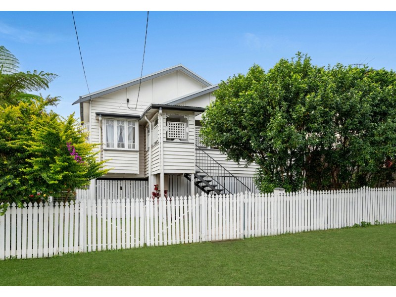 18 Livingstone Street, Yeerongpilly QLD 4105