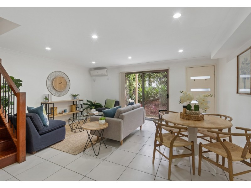 2/1 Victoria Street, Fairfield QLD 4103