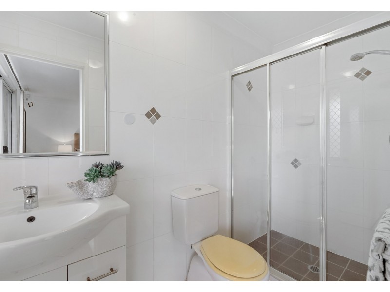 2/1 Victoria Street, Fairfield QLD 4103