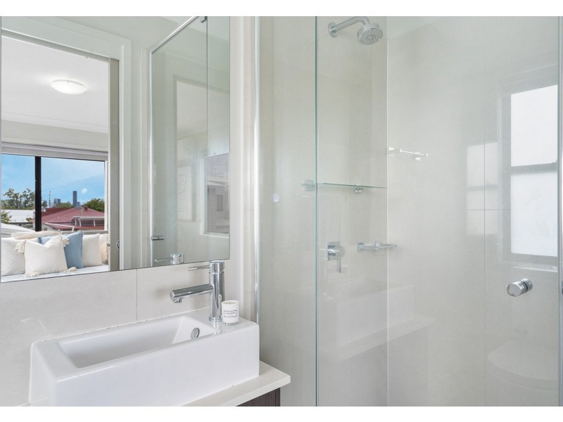 9/11 Norman Street, Annerley QLD 4103