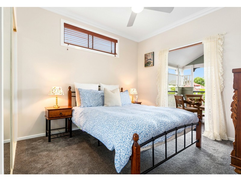 31 Orlando Road, Yeronga QLD 4104