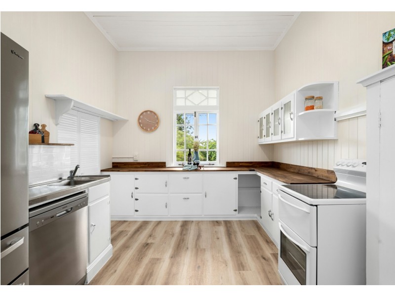 162 Venner Road, Fairfield QLD 4103