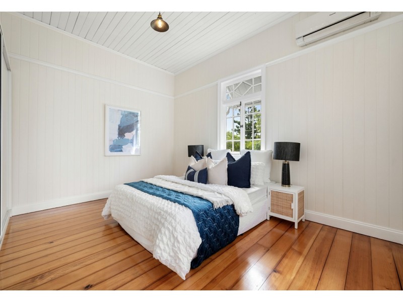 162 Venner Road, Fairfield QLD 4103