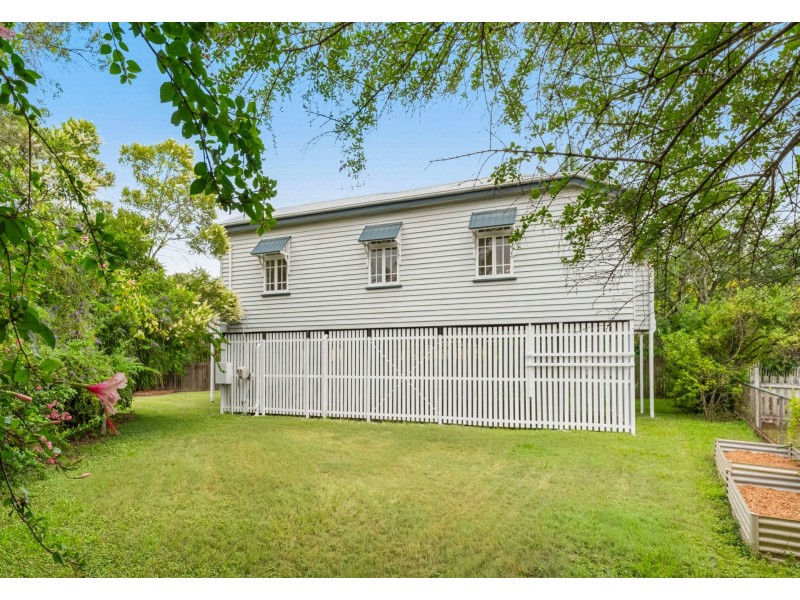 162 Venner Road, Fairfield QLD 4103